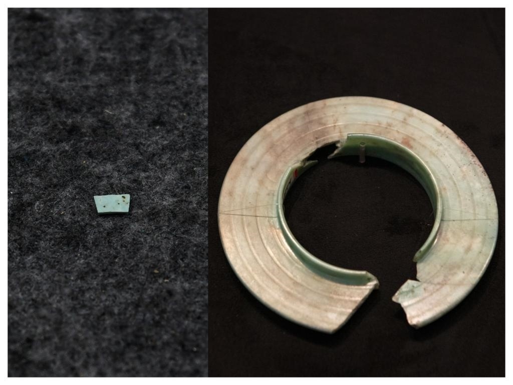 拼版照片：左圖為2024年7月10日拍攝的三星堆遺址出土的綠松石片（新華社記者王曦 攝），右圖為2024年7月21日在三星堆博物館文物保護(hù)與修復(fù)館拍攝的有領(lǐng)玉璧（新華社記者唐文豪 攝）。