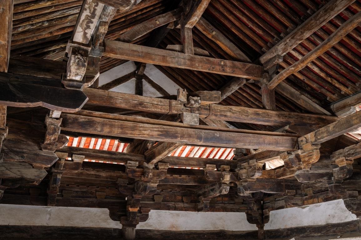 崇明寺特殊的木質(zhì)“斷梁”結(jié)構(gòu)。蘇唐詩攝