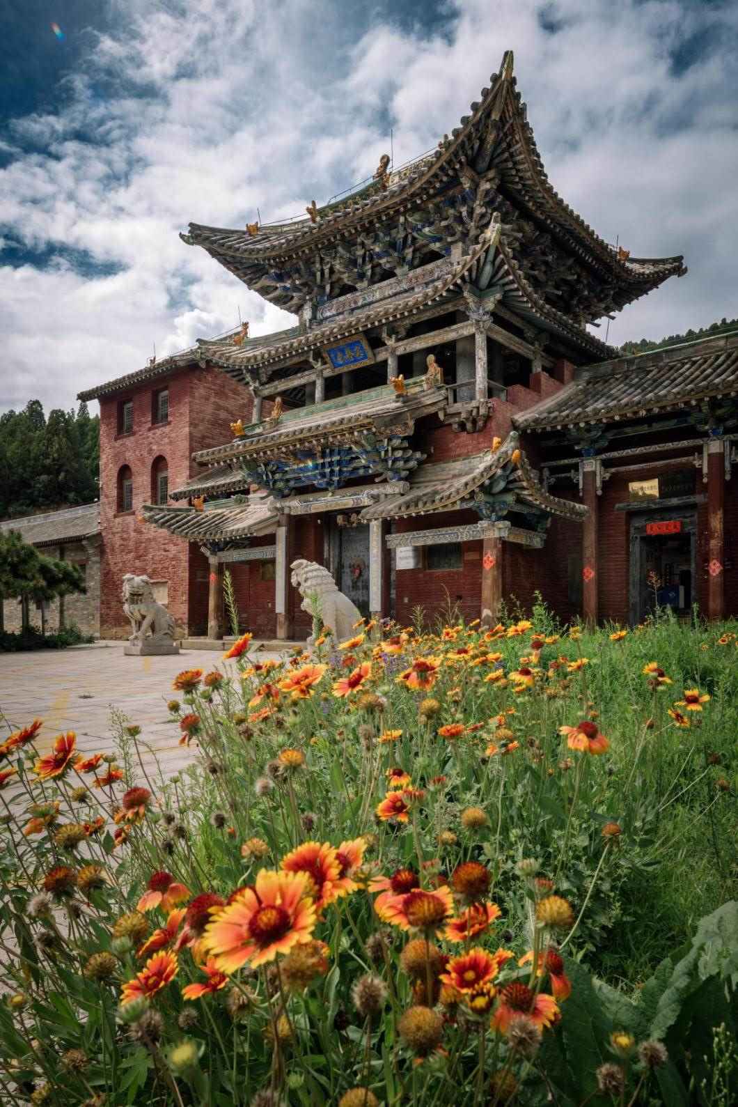 全國重點(diǎn)文物保護(hù)單位定林寺。蘇唐詩攝