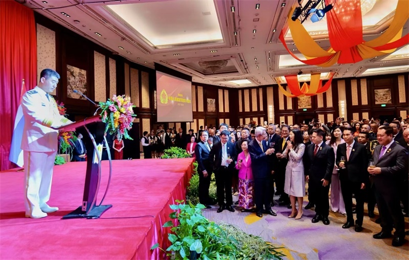 以上圖片均由使館提供，內(nèi)容說(shuō)明：駐泰使館舉行慶祝建軍97周年招待會(huì)現(xiàn)場(chǎng)。