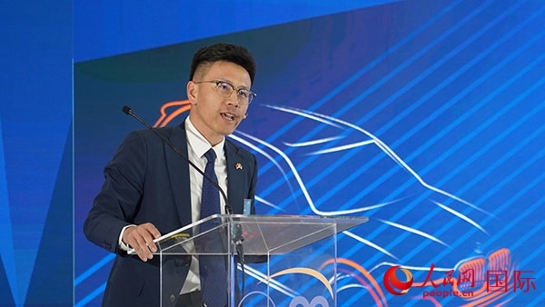 延鋒彼歐南非公司總經(jīng)理張鑫致辭。人民網(wǎng) 張茜攝