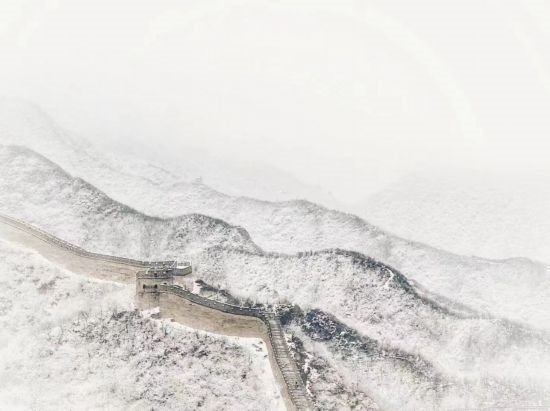 朱銳拍攝的長(zhǎng)城雪景。（受訪者供圖）