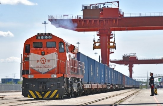 2023年9月19日，列車從中歐班列（沈陽）集結(jié)中心出發(fā)，將經(jīng)由滿洲里口岸駛向歐洲。截至2024年8月2日，中歐班列（沈陽）集結(jié)中心往返開行中歐班列數(shù)突破1000列，運輸貨物超8萬標(biāo)箱。