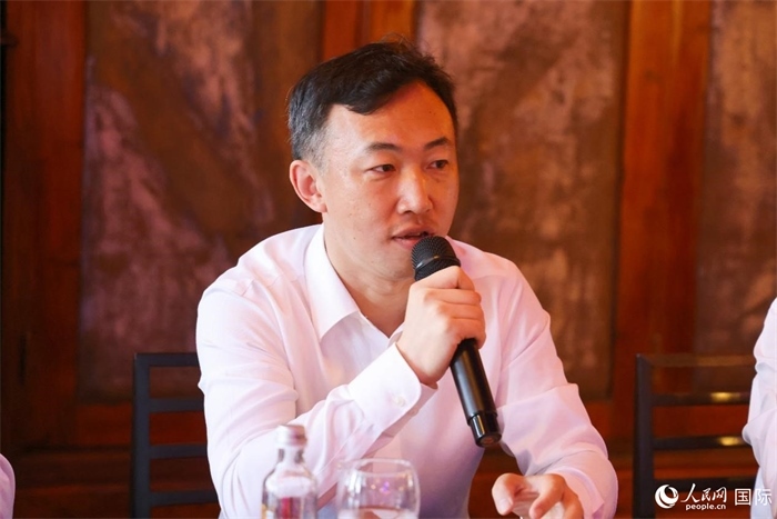 中國駐里約熱內(nèi)盧代總領(lǐng)事王海濤在座談會(huì)上致辭。人民網(wǎng)記者 陳海琪攝