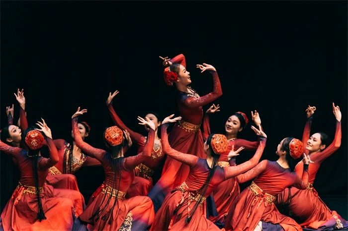 《長(zhǎng)城魂》中的民族舞蹈表演。主辦方供圖