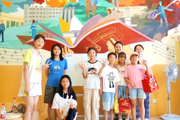 同濟(jì)大學(xué)師生暑期支教。校方供圖