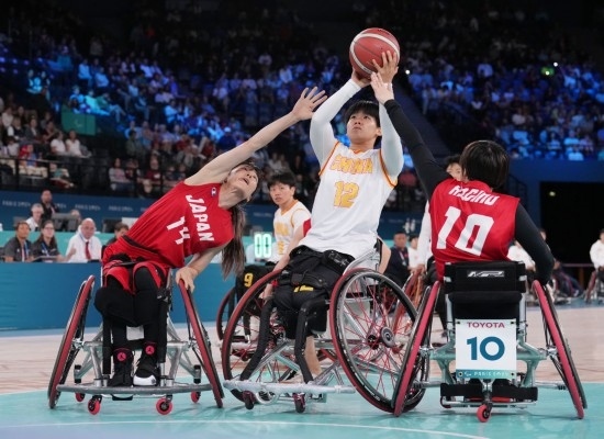 巴黎殘奧會(huì)｜“撞車(chē)、摔倒，我們都習(xí)慣了”
