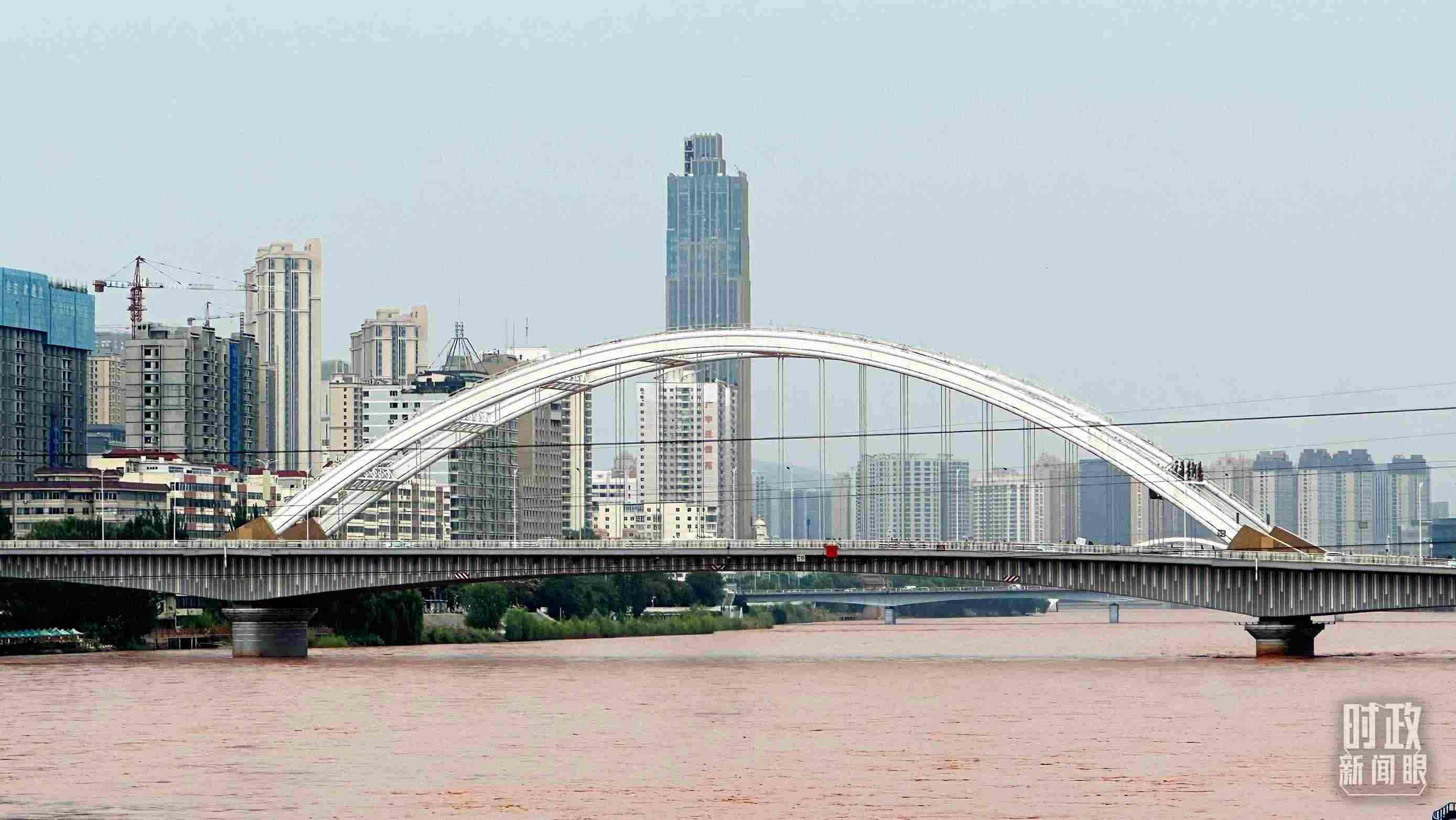 △黃河蘭州段。（總臺(tái)央視記者范一鳴拍攝）