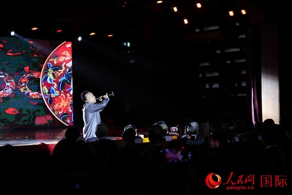 演出現(xiàn)場，演員帶來嗩吶獨奏《看秧歌》。人民網(wǎng)記者 楊一攝