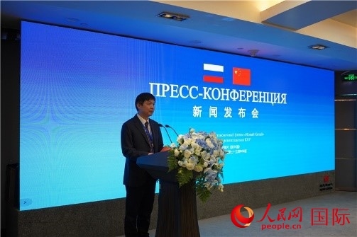 中共吉安市委宣傳部部長李瑞峰在《新中國》新聞發(fā)布會上致辭。人民網 褚夢琦攝