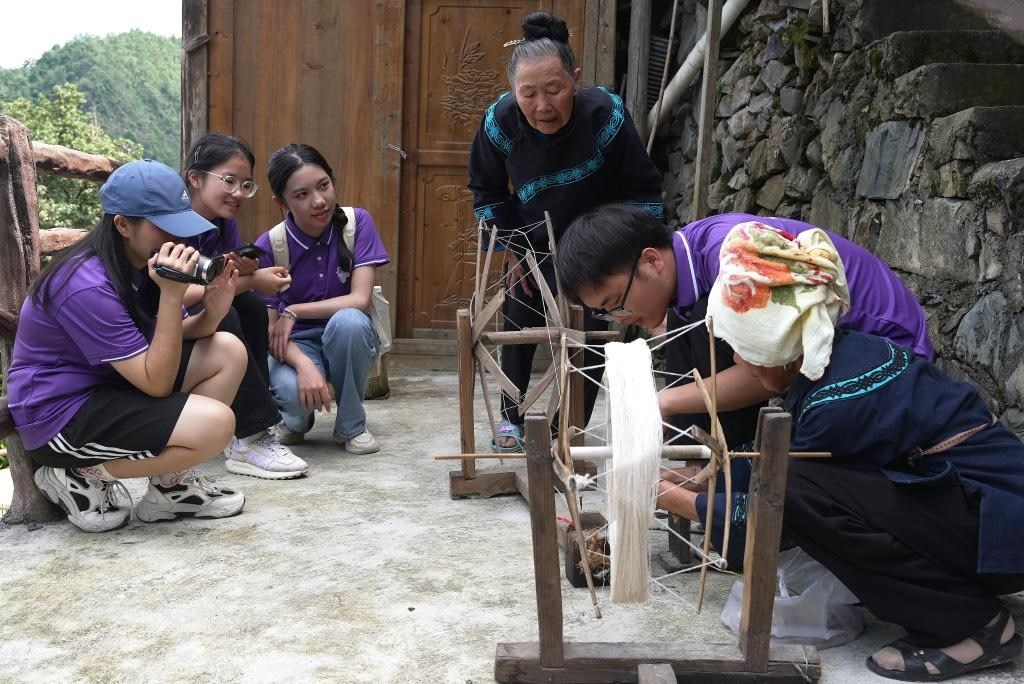 南開大學師生在貴州省雷山縣南猛村了解鄉(xiāng)村振興成就。（受訪者供圖）