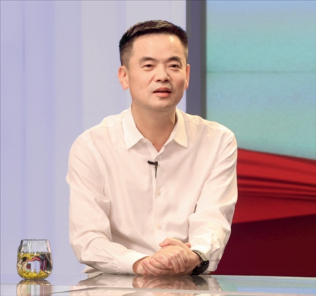 采訪對(duì)象：湖州市委常委、安吉縣委書記楊衛(wèi)東