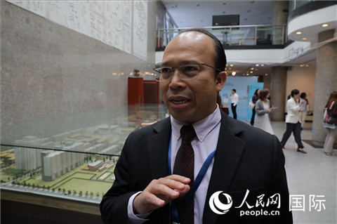 馬來西亞駐華使館參贊阿茲蘭接受人民網(wǎng)采訪。人民網(wǎng) 王婧攝