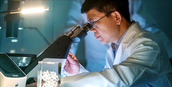 陳志堅(jiān)。圖片來(lái)源：美國(guó)德克薩斯大學(xué)西南醫(yī)學(xué)中心官網(wǎng)