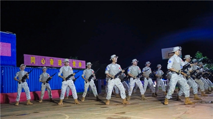 刺殺操展示氣勢沖天。孫千攝