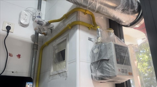 北京市石景山區(qū)高井路社區(qū)更換燃?xì)夤艿篮蟮木用窦?。人民網(wǎng) 劉佳欣攝