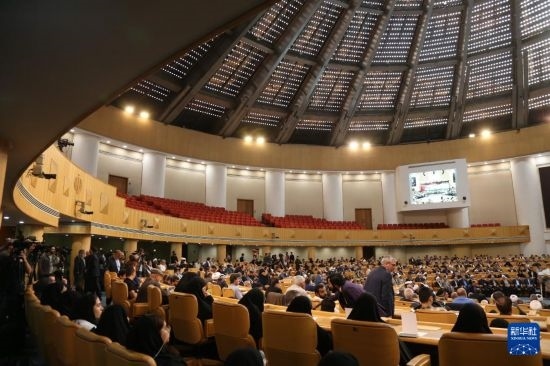 這是10月7日在伊朗首都德黑蘭拍攝的第七屆聲援巴勒斯坦兒童和青少年國際會(huì)議現(xiàn)場。新華社記者 沙達(dá)提 攝