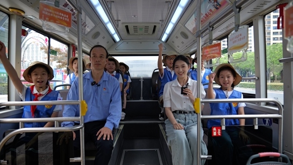 江蘇省太倉(cāng)市總工會(huì)舉行“坐上勞?！畬＞€’跟著榜樣看太倉(cāng)”直播活動(dòng)。江蘇省總工會(huì)供圖