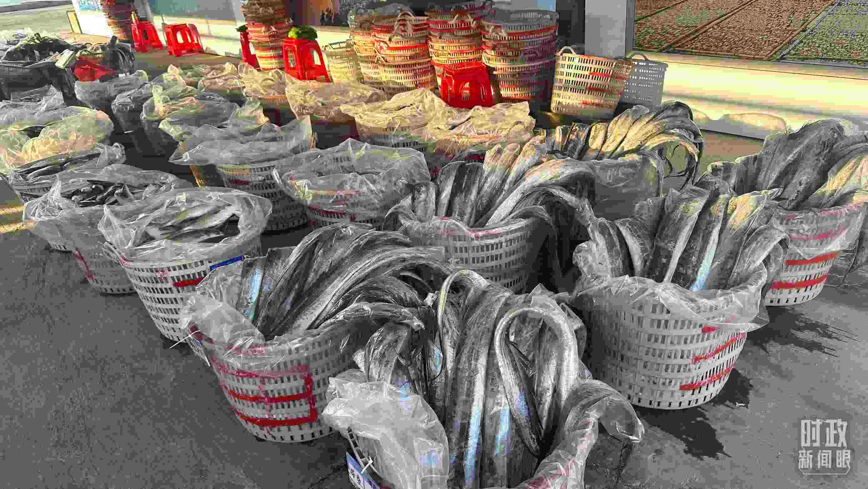 △澳角村的海產(chǎn)品。（總臺(tái)央視記者覃思拍攝）