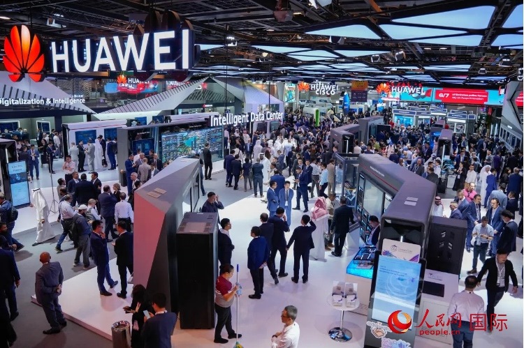 華為展臺(tái)。人民網(wǎng) 塔里克·易卜拉欣攝