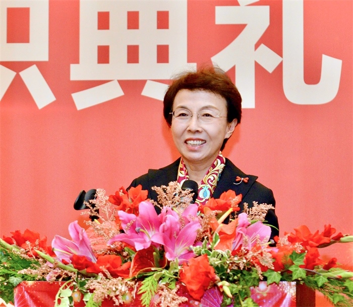 中國僑聯(lián)副主席程紅出席比利時浙江籍僑團(tuán)聯(lián)盟第二屆主席團(tuán)就職典禮并致辭。比利時浙江籍僑團(tuán)聯(lián)盟供圖