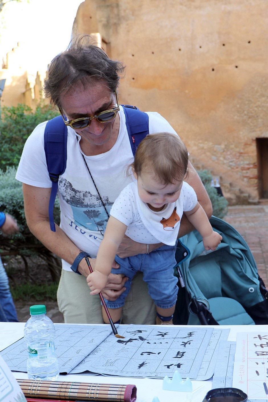 小小書法家。拉巴特中國文化中心供圖