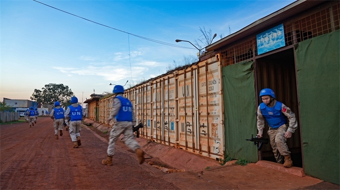 支援加強(qiáng)警戒點(diǎn)位。孫亞斌攝