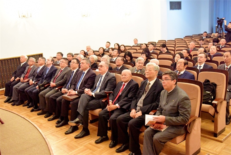 5.中俄資深外交官、學(xué)者、新聞媒體代表等70余人出席活動(dòng)。 主辦方供圖