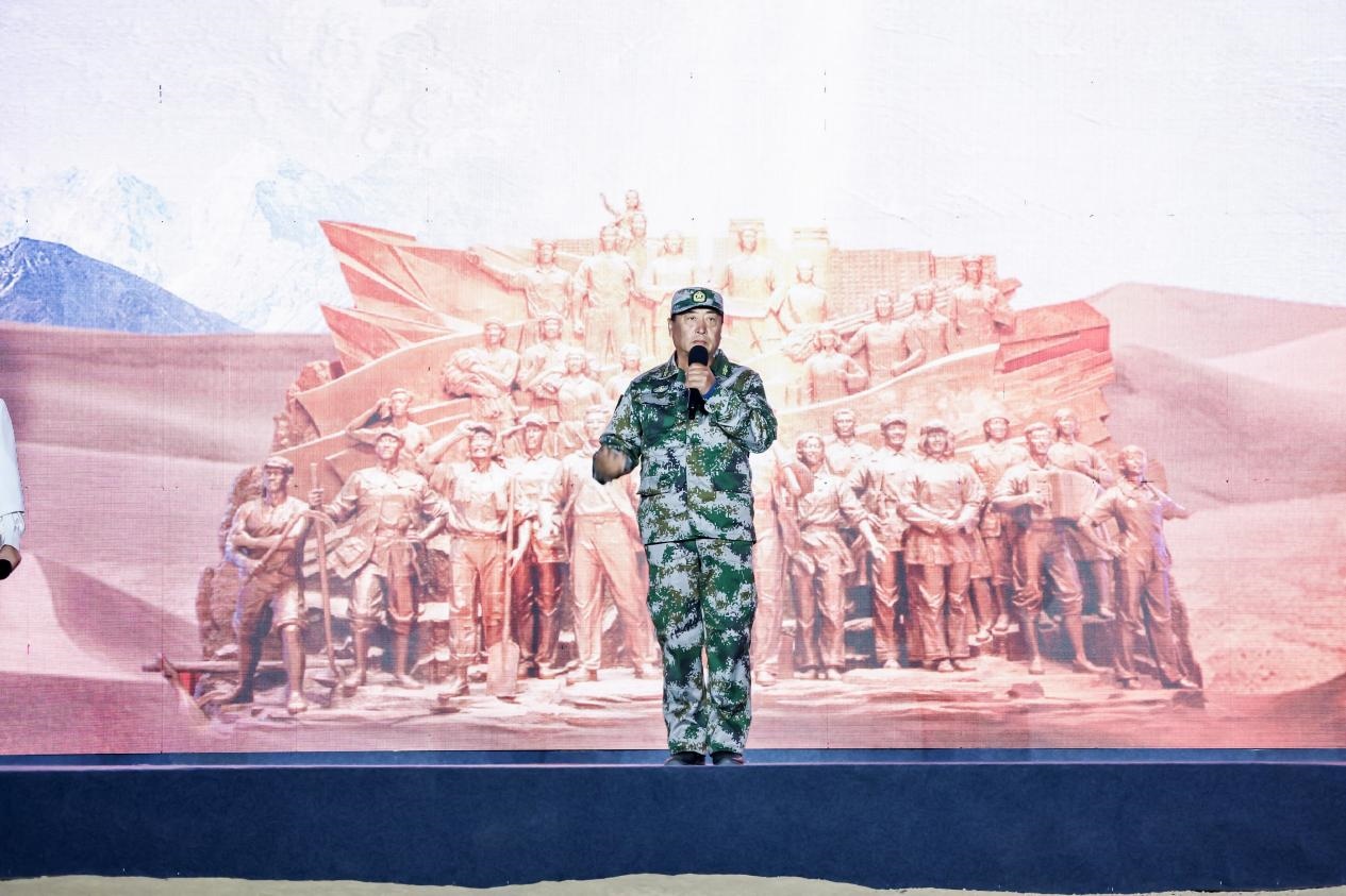 馬軍武在“何以中國·五星出東方”網(wǎng)絡(luò)主題宣傳活動現(xiàn)場演講。人民視頻供圖