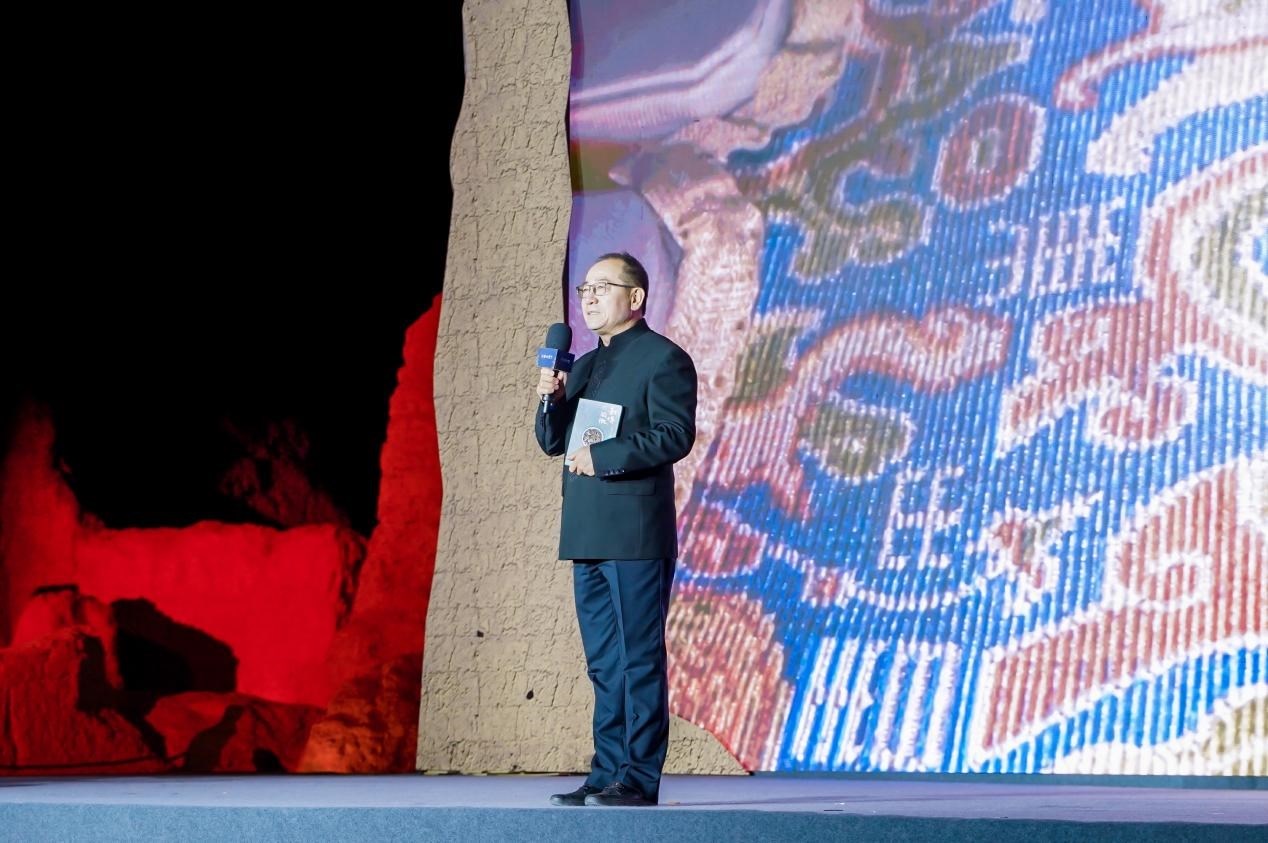 于志勇在“何以中國·五星出東方”網(wǎng)絡(luò)主題宣傳活動現(xiàn)場演講。人民視頻供圖