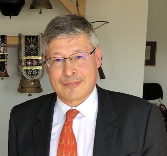 瑞士日內(nèi)瓦伯爾尼大區(qū)經(jīng)濟發(fā)展署前署長、經(jīng)濟學(xué)家 菲利普·莫尼耶