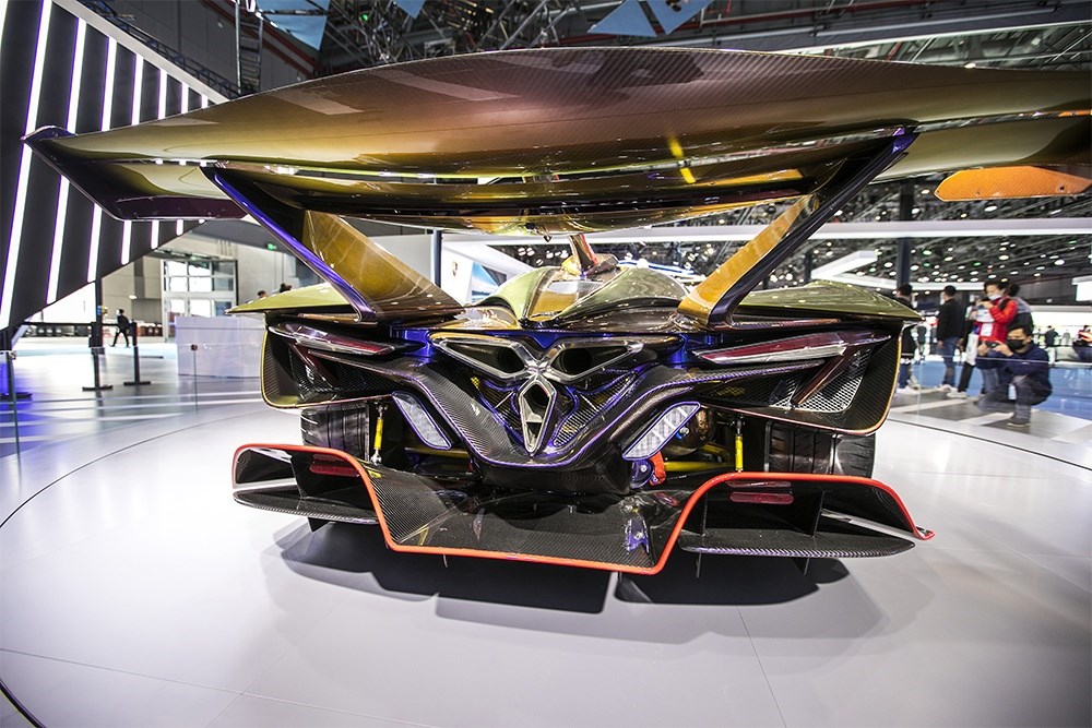 2020年11月5日，上海，來自德國的全球首款全碳纖維跑車亮相進博會。該車總重量只有1250KG。