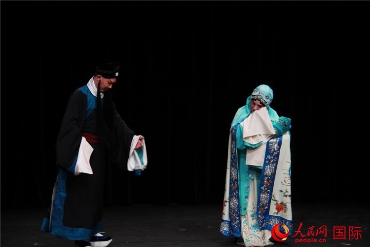 《趙氏孤兒》演出劇照。人民網(wǎng)記者 尚凱元攝