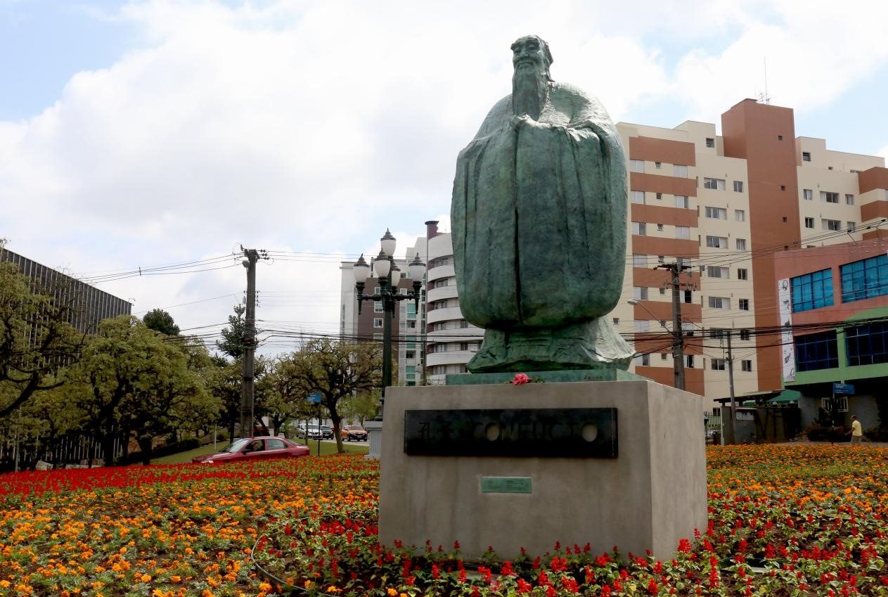 2017年，吳為山雕塑《孔子》立于巴西庫里蒂巴市，該廣場被永久命名為“中國廣場”。中國美術(shù)館供圖