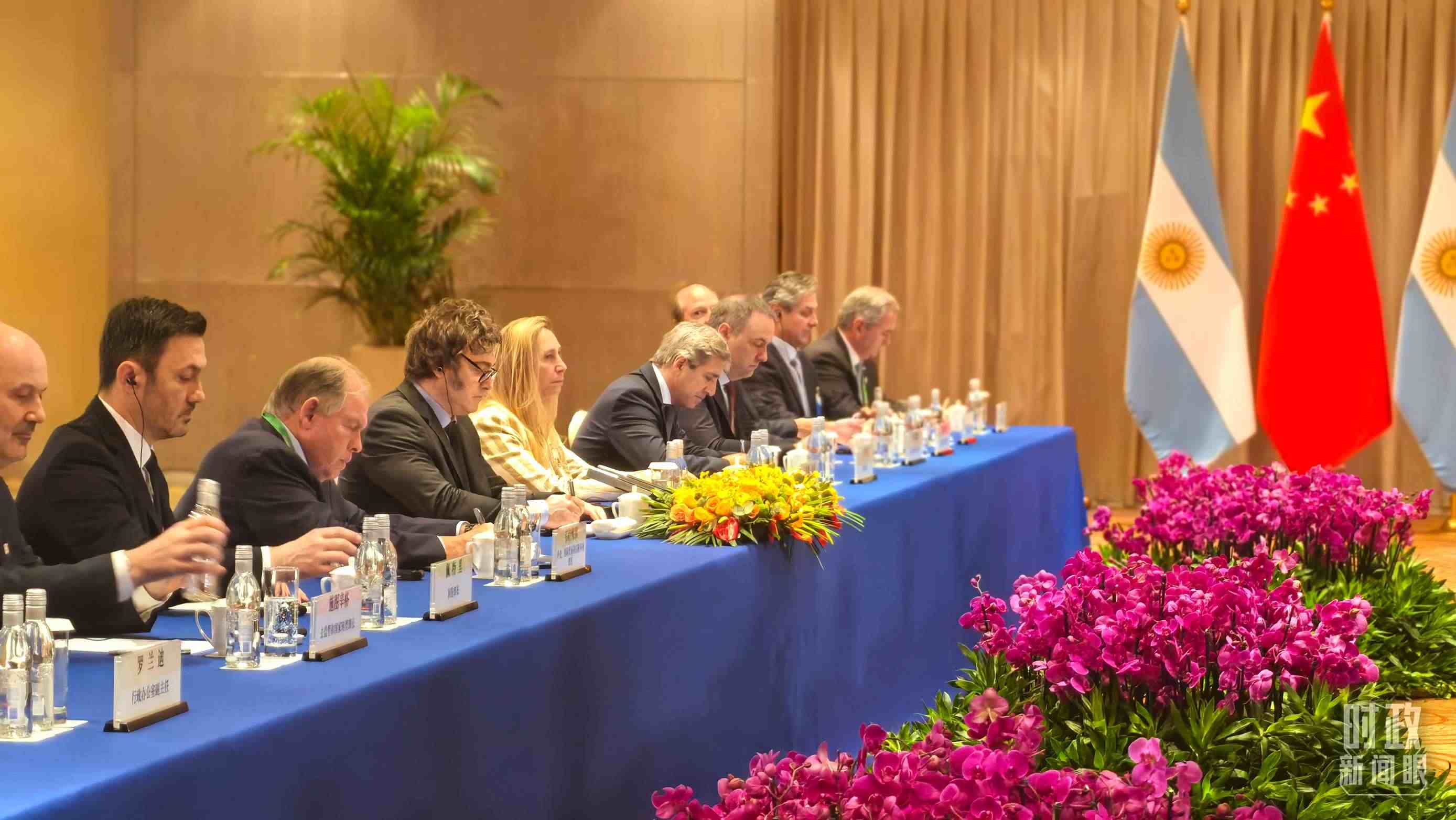 習(xí)主席會(huì)見阿根廷總統(tǒng)米萊現(xiàn)場(chǎng)。（總臺(tái)央廣記者潘毅拍攝）