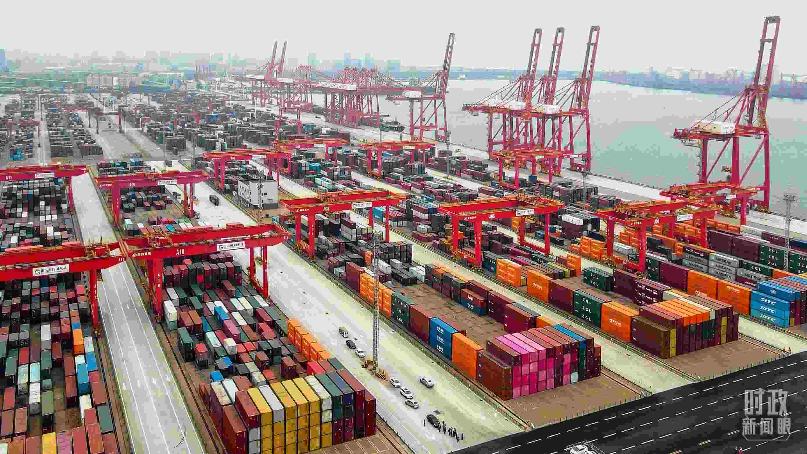 △山東日照港。（總臺央視記者劉琦拍攝）