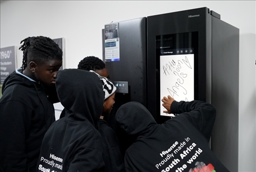 海信智能冰箱吸引南非人。海信南非公司供圖