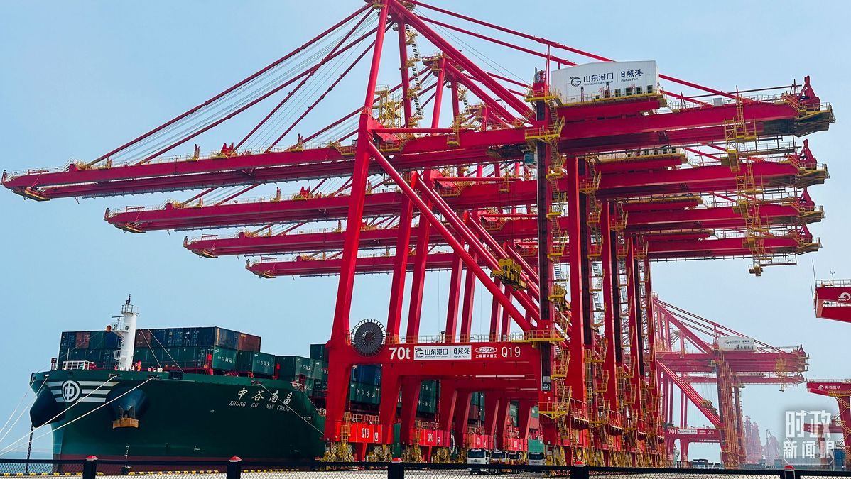 △山東日照港。（總臺(tái)央視記者范一鳴拍攝）