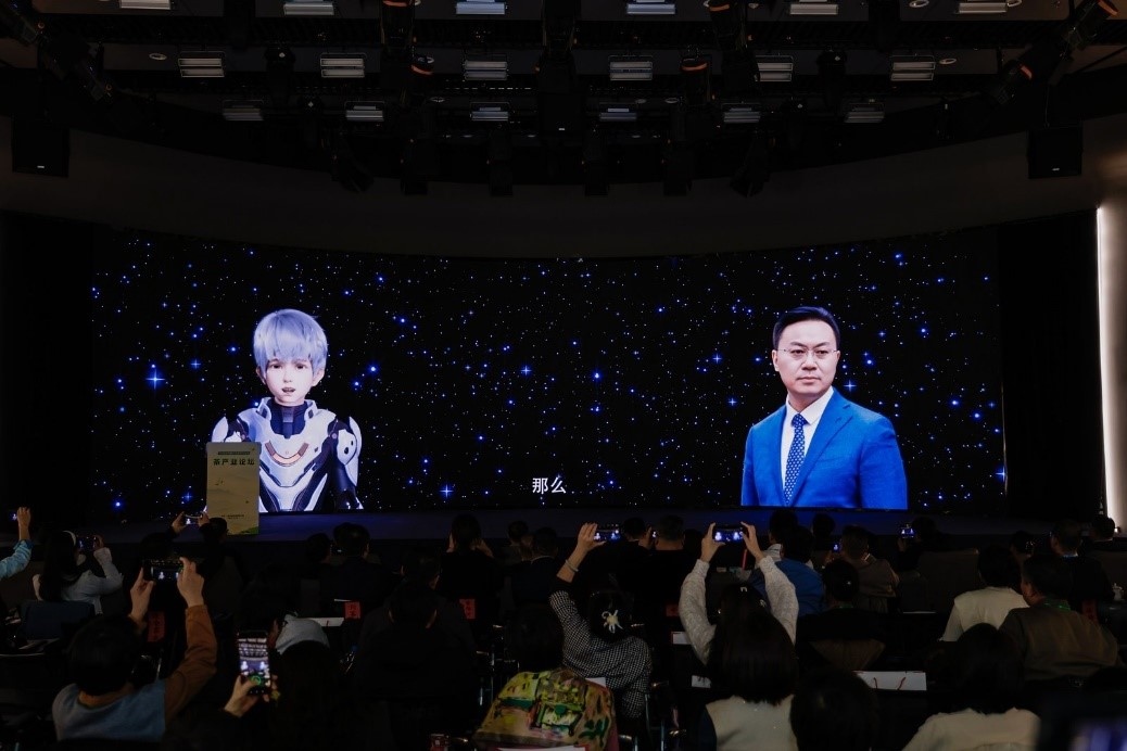 中國工程院院士、湖南師范大學(xué)校長劉仲華與人民網(wǎng)數(shù)字人白澤線上對話