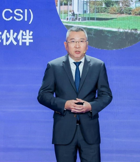 12月6日，法國達(dá)索系統(tǒng)公司全球執(zhí)行副總裁許善淞在深圳全球招商大會上。新華社發(fā)