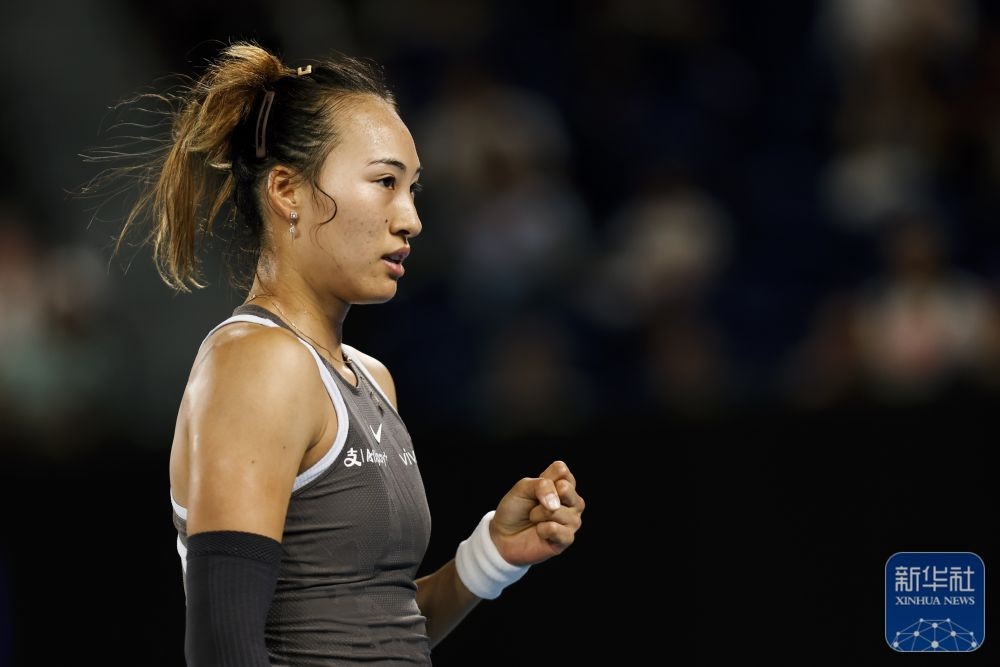 ↑鄭欽文在比賽中慶祝得分。新華社記者 馬平 攝