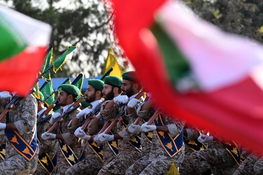 2024年9月21日，伊朗軍人在首都德黑蘭參加閱兵式。新華社記者沙達(dá)提攝