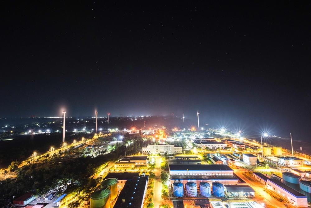 這是斯里蘭卡普特拉姆電站夜景（2020年12月8日攝）。新華社發(fā)（普特拉姆電站供圖）