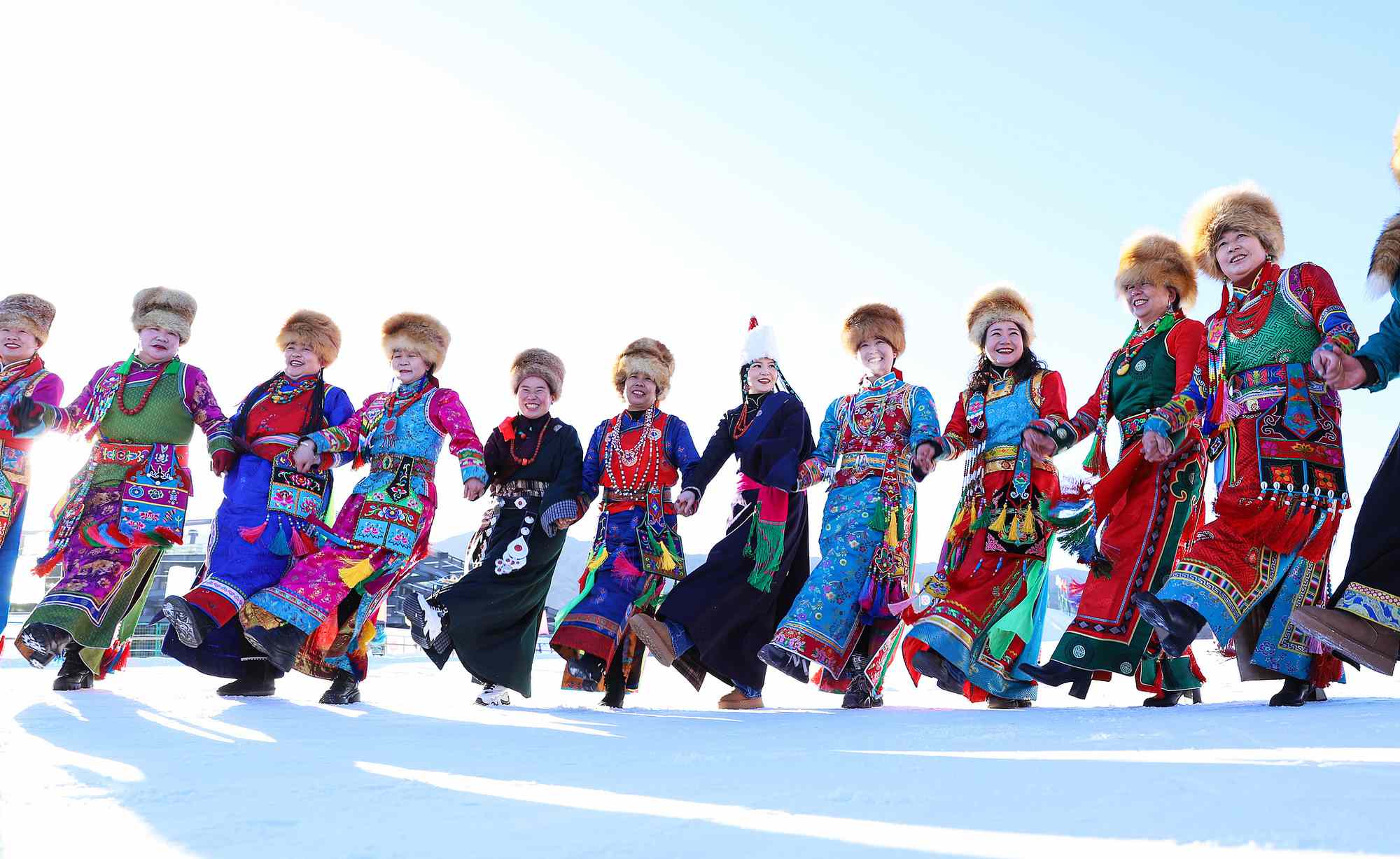 甘肅張掖，雪地千人鍋莊舞表演