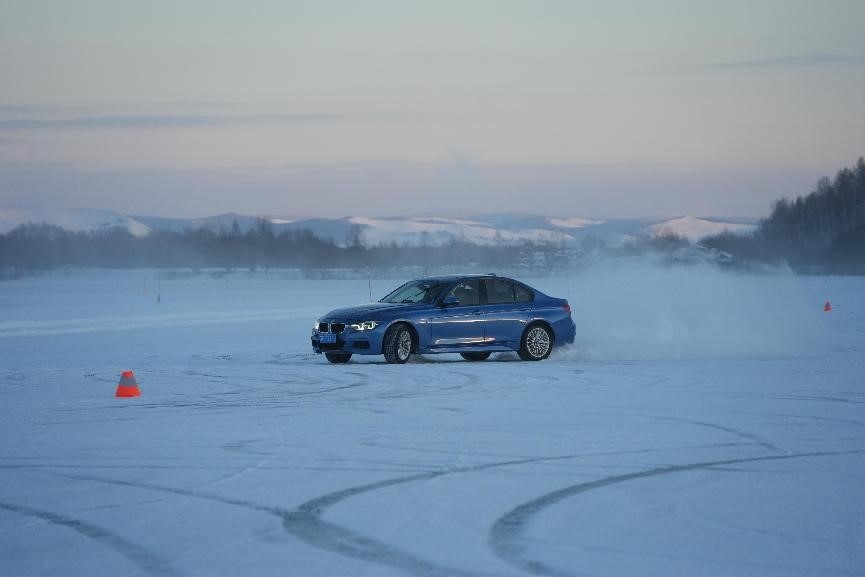 牙克石汽車測試現(xiàn)場。人民網(wǎng)記者 趙夢月攝