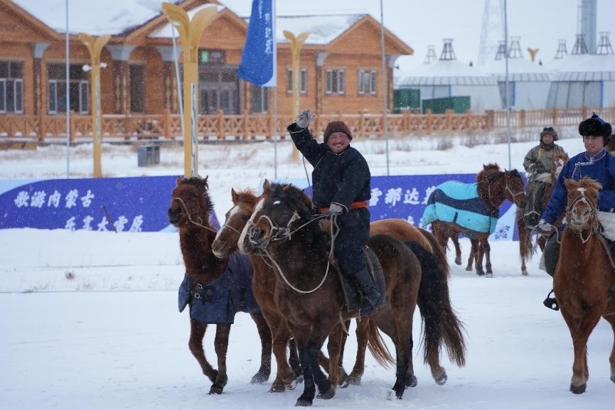 呼倫貝爾冰雪那達慕。人民網(wǎng)記者 趙夢月攝