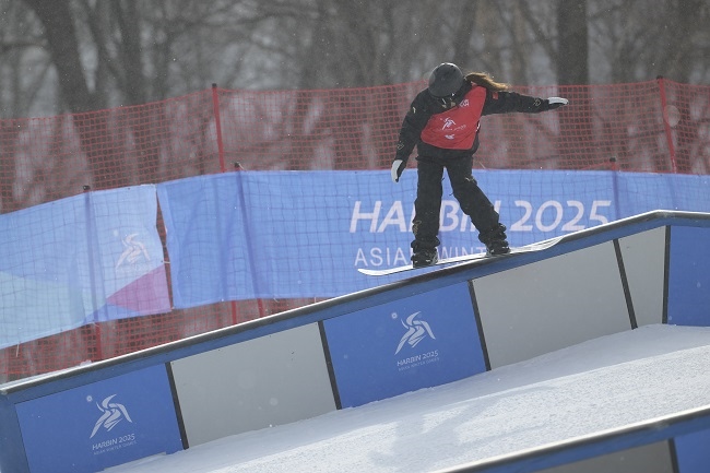 2月8日，張小楠在比賽中。新華社記者 楊冠宇攝
