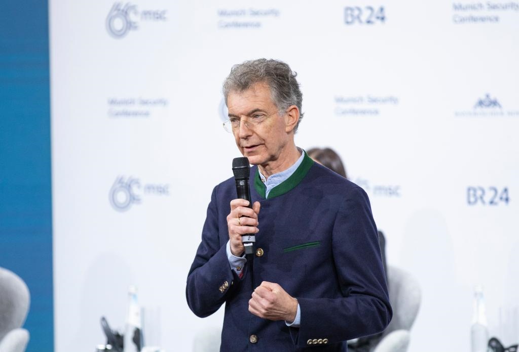 2024年2月18日，慕安會主席克里斯托夫·霍伊斯根在德國慕尼黑舉行的第60屆慕尼黑安全會議上發(fā)表閉幕致辭。新華社記者 張帆 攝