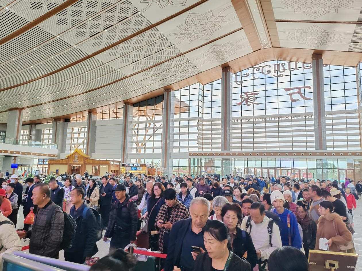 春節(jié)期間的中老鐵路萬象站。李加勇攝