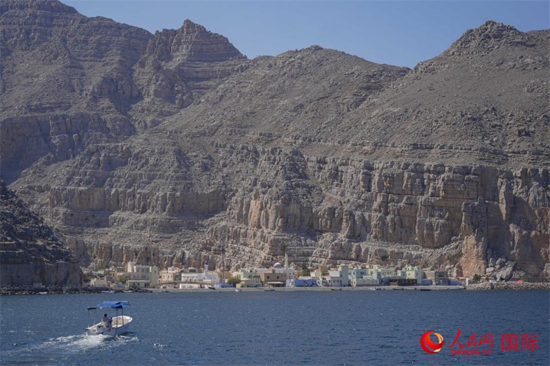 遠眺庫姆扎爾村。人民網(wǎng) 塔里克·易卜拉欣攝